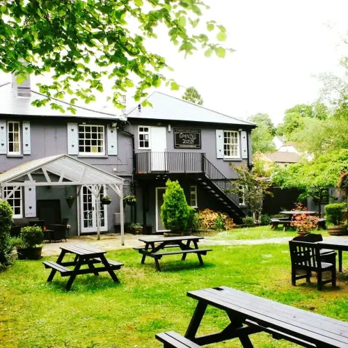 Barley Mow Country Pub & Dining Rooms