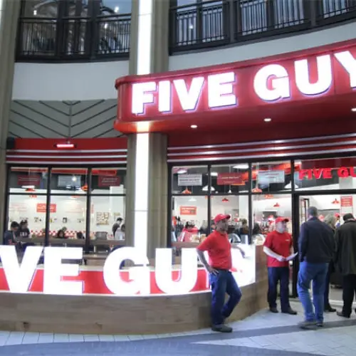 Five Guys 02 Arena